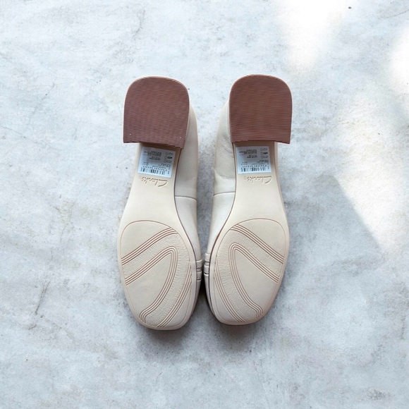 Clarks Cream Women's Heels - Picture 3 of 3